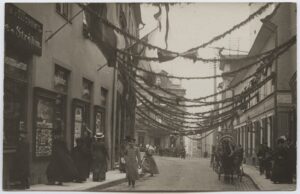 A book of photographs of Tallinn 1856–1990
